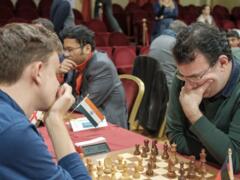 GM Dennis Wagner und GM Emil Sutovsky (Israel) in Runde 8