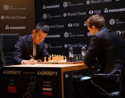 Ding Liren und Sergej Karjakin