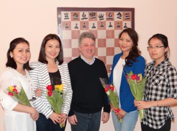 Olympiade in Tromsø 2014: Yakovich mit der kasachischen Frauenmannschaft