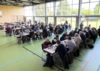 Die Turnhalle in Kehl ist Austragungsort, wie hier beim Jubiläums-Schnellschach-Open im Mai 2023.