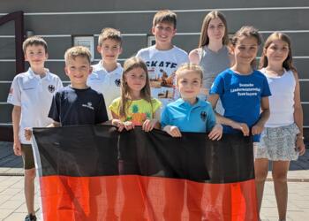 V.l.n.r.: Marnin Classen (U12), Tino Sander (U10), Miguel Classen (U14), Sofi Lytvynenko (U8), Ivan Lytvynenko (U12), Meara Classen (U8), Lin Englert (Open U8), Isabella Artemenko (U10), Ann Englert (U12)