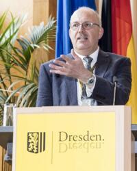 Schwalbe-Vorsitzender Prof. Bernd Gräfrath bei der Eröffnung des Problemschach-Weltkongresses am 6.8.2017 in Dresden
