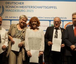 Roland Katz (FSR-Norm), Ingrid Lauterbach (FSR-Norm), Brigitte Große-Honebrink (ISR-Norm), Guido Springer (ISR-Norm), Gregor Johann. Es fehlen: Claudia Münstermann (ISR-Norm), Harald Koppen (FSR-Norm), Dr. Matthias Dämmig (FSR-Norm).