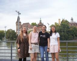 Lara Schulze, Hanna Marie Klek, Josefine Heinemann und Dinara Wagner in Budapest