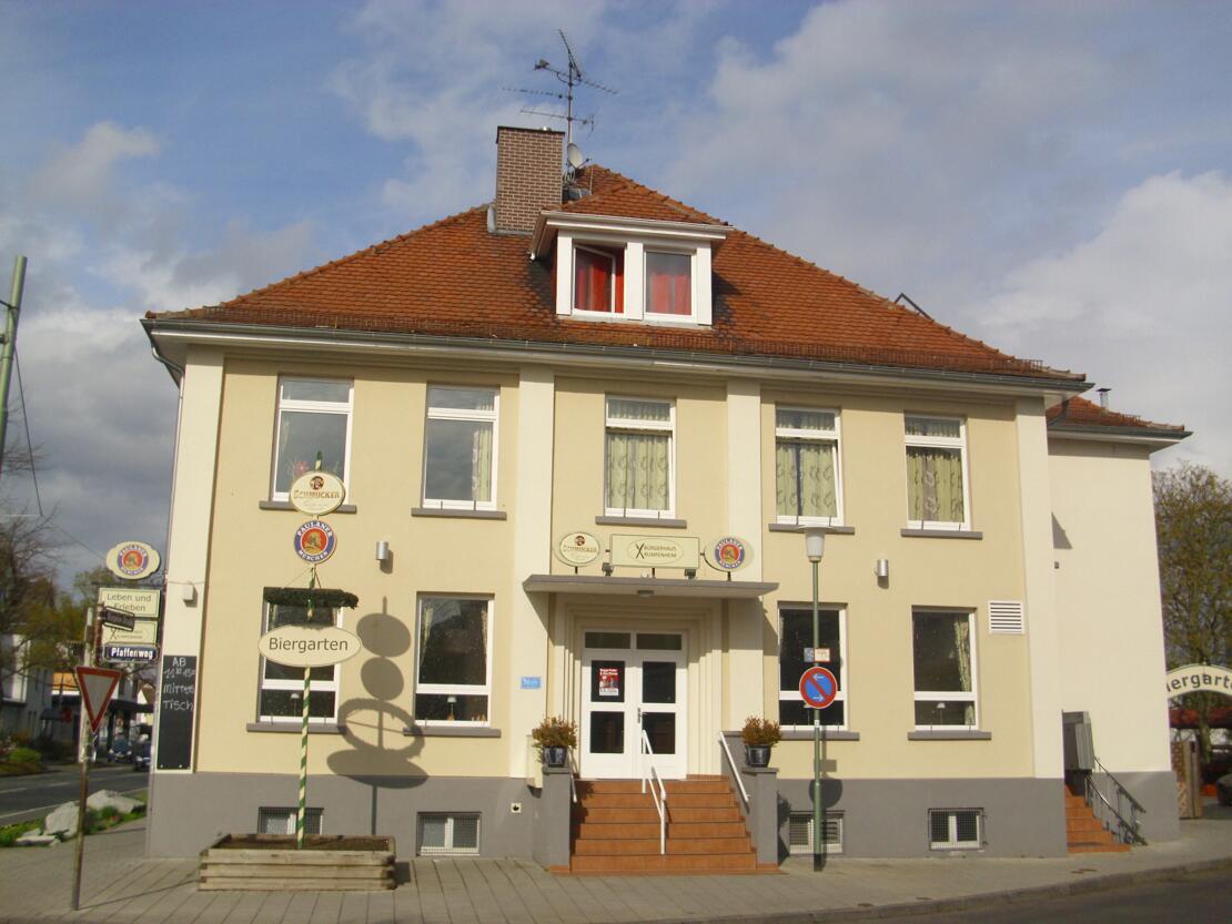 Der Turnierort der Hessischen Einzelmeisterschaften 2012: Das Bürgerhaus nebst Biergarten in Offenbach-Rumpenheim