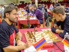 GM Lewon Aronjan und GM Dennis Wagner in Runde 2