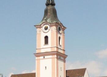 Die Stadtpfarrkirche St. Peter in Geiselhöring ist Austragungsort der Schnellschachmeisterschaften