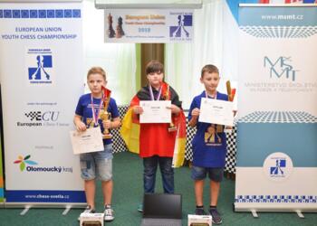 U10: Matyas Roubal (Tschechien, 2. Platz), Peter Grabs (1. Platz), Jan Vava (Tschechien, 3. Platz)