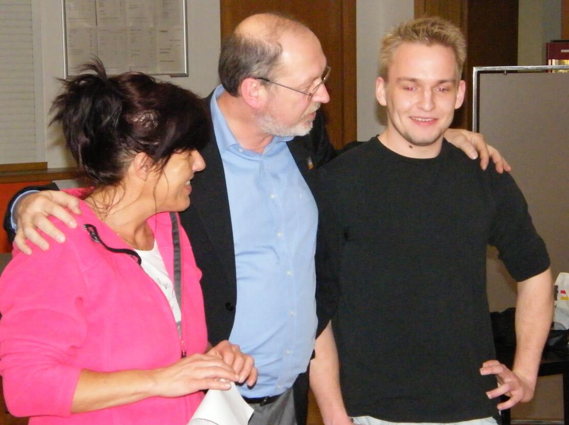 Arik Braun (rechts) mit Kirsten Siebarth und Schiedsrichter Martin Sebastian