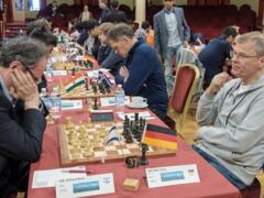 GM Boris Gelfand (Russland) gegen IM Georg Seul in Runde 9