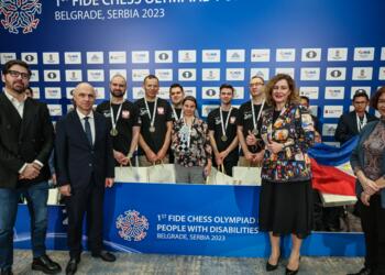 Olympiasieger Polen (Mitte) mit Nikola Rajičić, Akaki Iaschwili, Dana Reizniece-Ozola und Alisa Maric