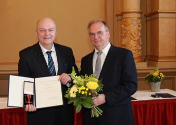 Dr. Gerhard Köhler und Ministerpräsident Dr. Reiner Haseloff