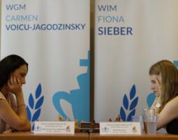 Carmen Voicu-Jagodzinsky gegen Fiona Sieber