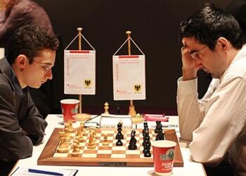 Fabiano Caruana besiegt Wladimir Kramnik