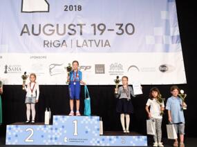 U8w: Diana Preobraschenskaja (Russland, Platz 2), Jekaterina Zubkowskaja (Weißrussland, Platz 1), Veronika Iudina (Russland, Platz 3), Kesaria Mgeladse (Georgien, Platz 4) und Tamila Trunz (Platz 5)