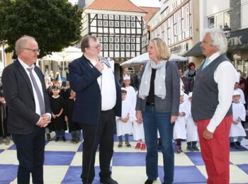 Bürgermeister Dirk Glaser, Ralf Schreiber, Dr. Britta L. Schröder und Ralf Niederhäuser