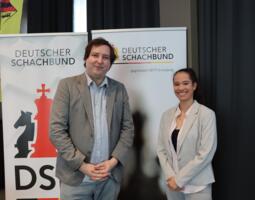 Berliner Delegierte: Paul Meyer-Dunker (Präsident Berliner Schachverband) und Ashley Roberts