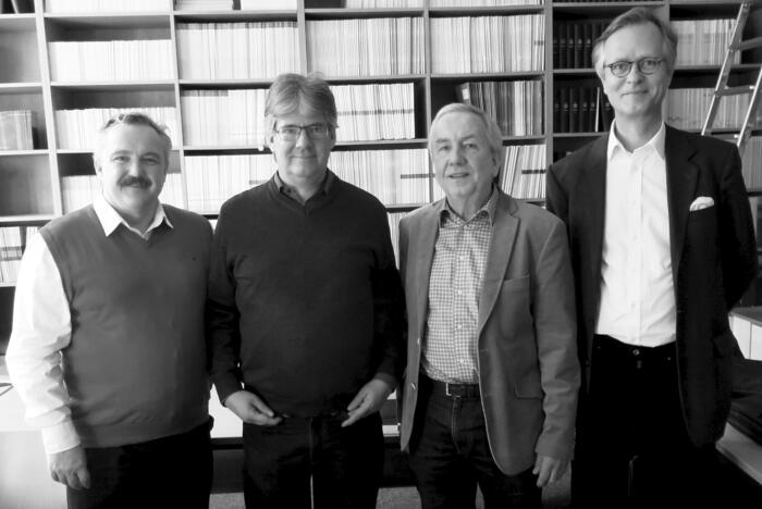 Hohe deutsche Promotionsdichte bei der letzten Postschach-Olympiade von 2016 bis 2021, Silber für (v.l.n.r.): Prof. Dr. Martin Kreuzer, Dr. Matthias Kribben, Dr. Hans-Dieter Wunderlich, Prof. Dr. Robert von Weizsäcker.