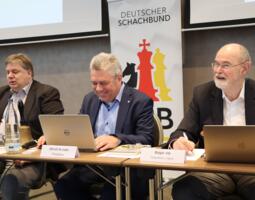 Versammlungsleiter Ingo Thorn, Präsident Ullrich Krause, Vizepräsident Finanzen Lutz Rott-Ebbinghaus