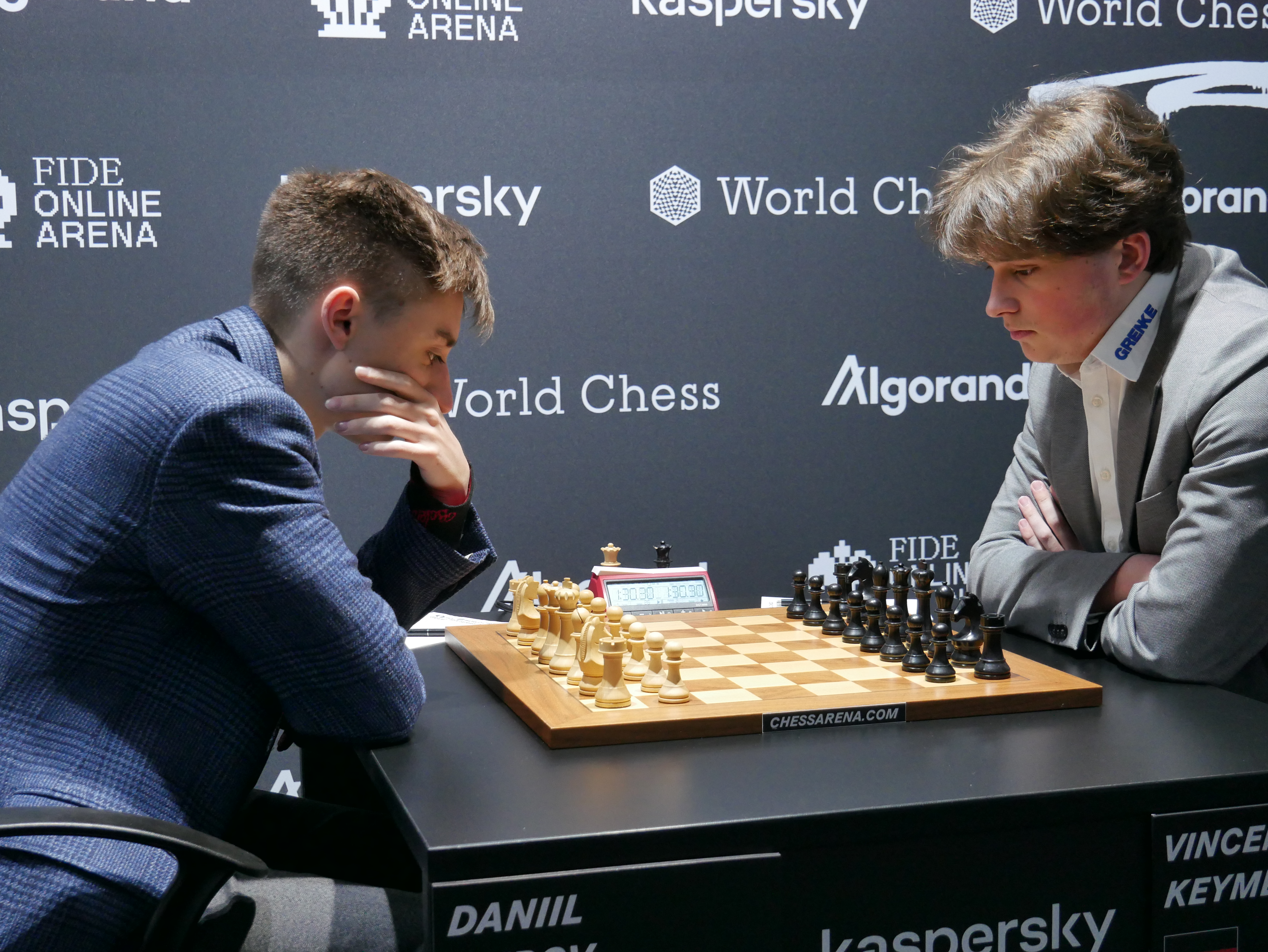 FIDE Grand Prix: Abwechslungsreicher Kampf zwischen Keymer und Dubov endet Remis